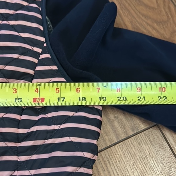 Talbots puffer vest - Picture 3 of 8